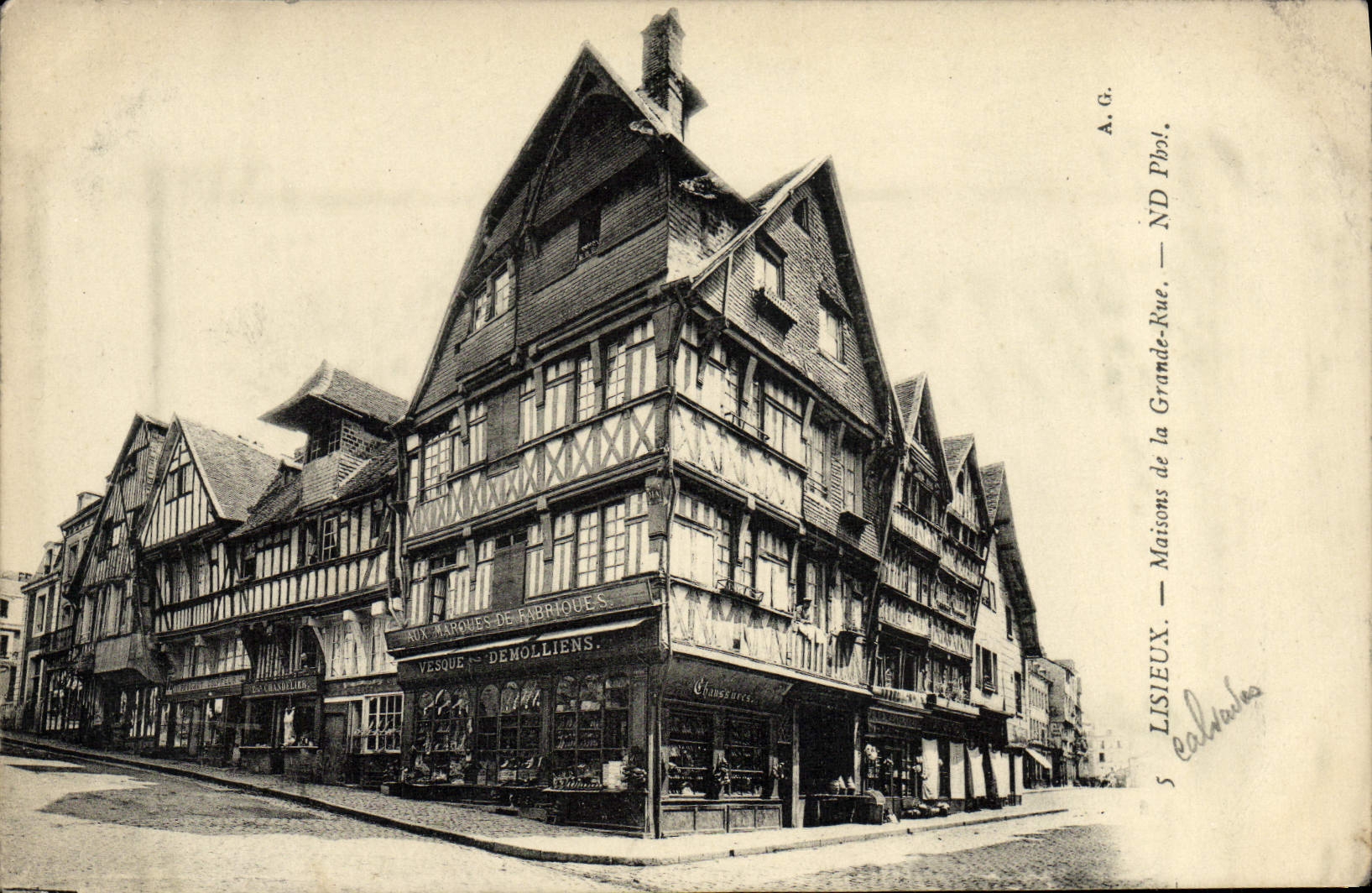 CPA Lisieux Maisons de la grande rue