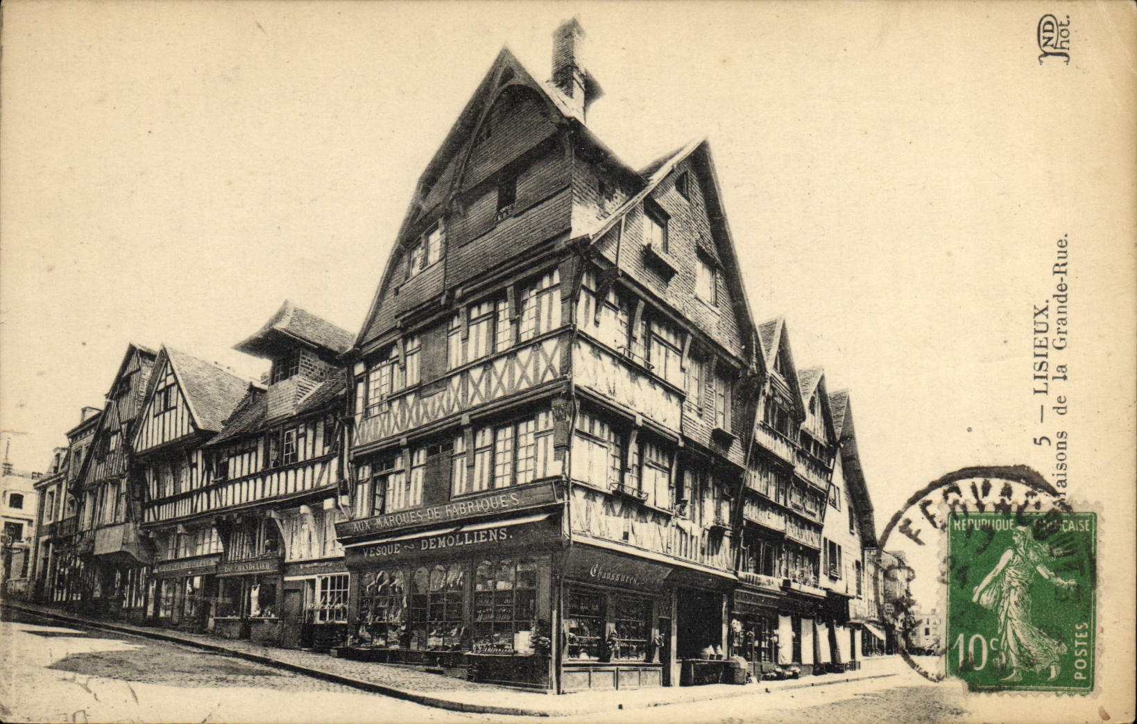CPA Lisieux Maisons de la grande rue