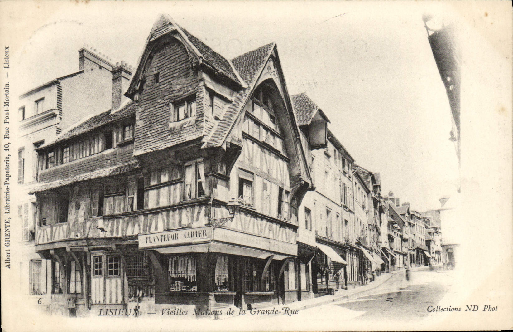 CPA Lisieux Vieilles Maisons de la grande rue