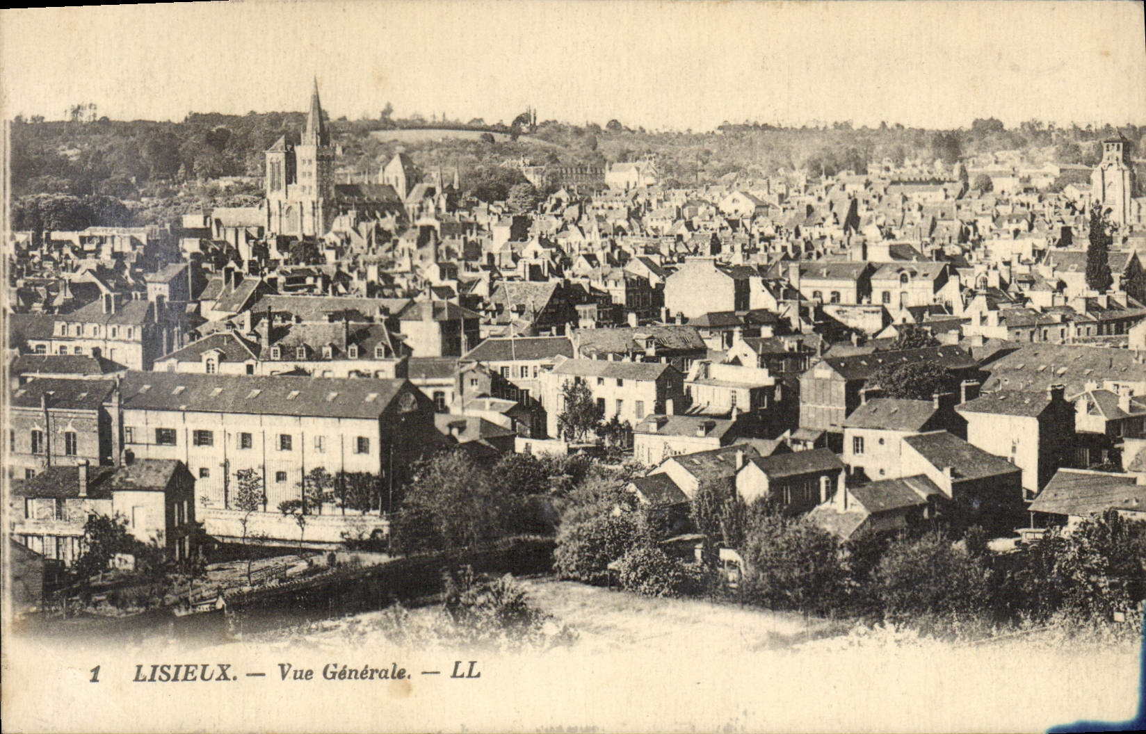 CPA Lisieux Vue generale