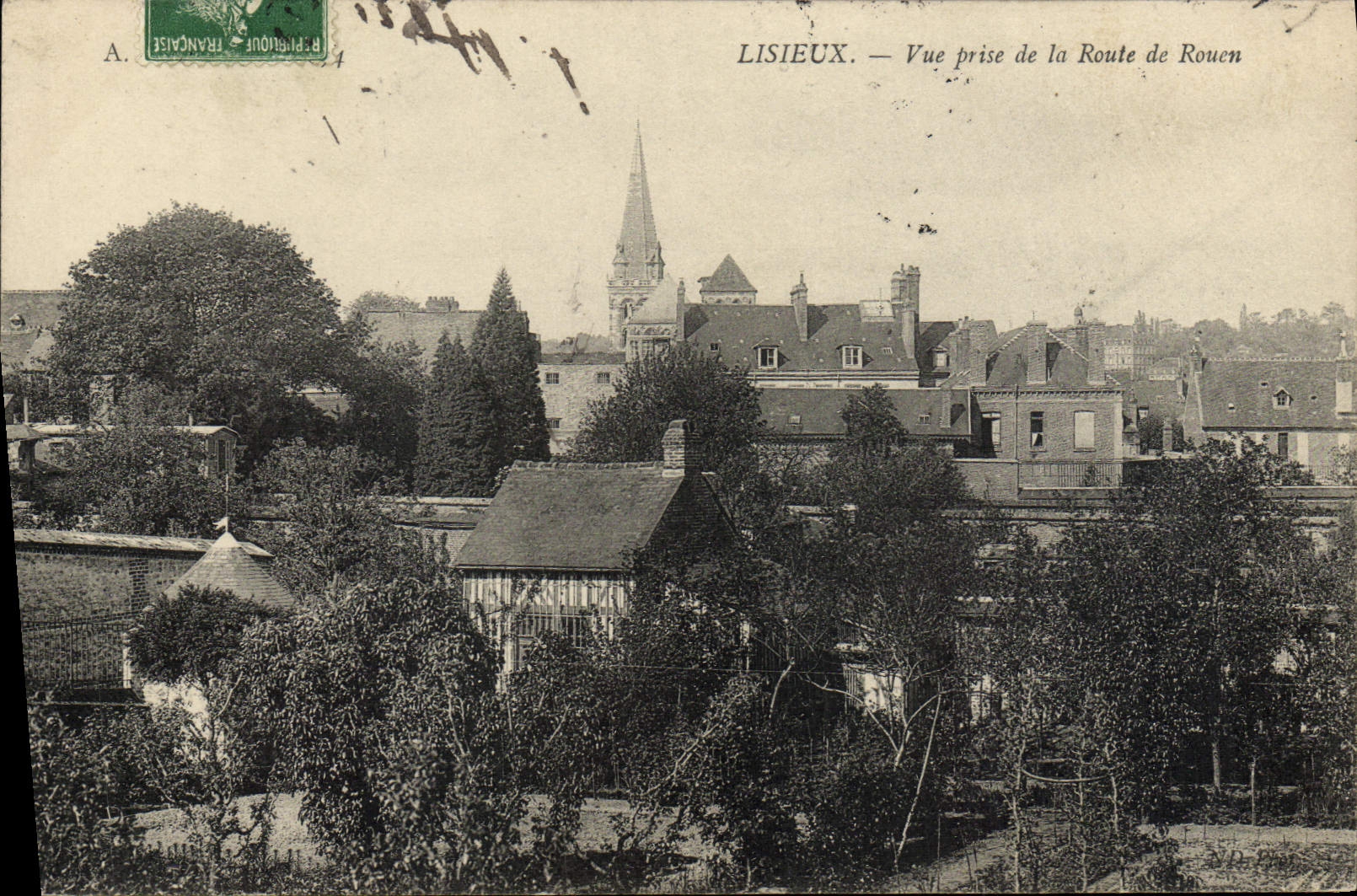 CPA Lisieux vue prise de la route de rouen