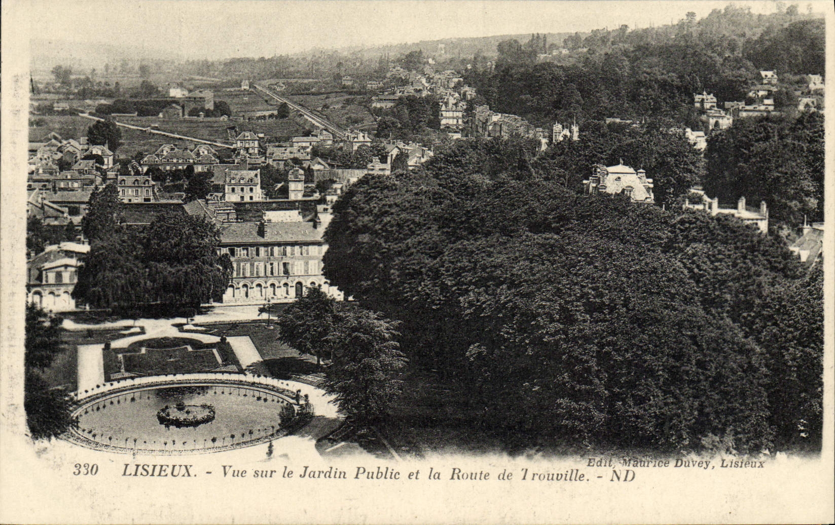 CPA Lisieux vue sur le jardin public et la route de trouville