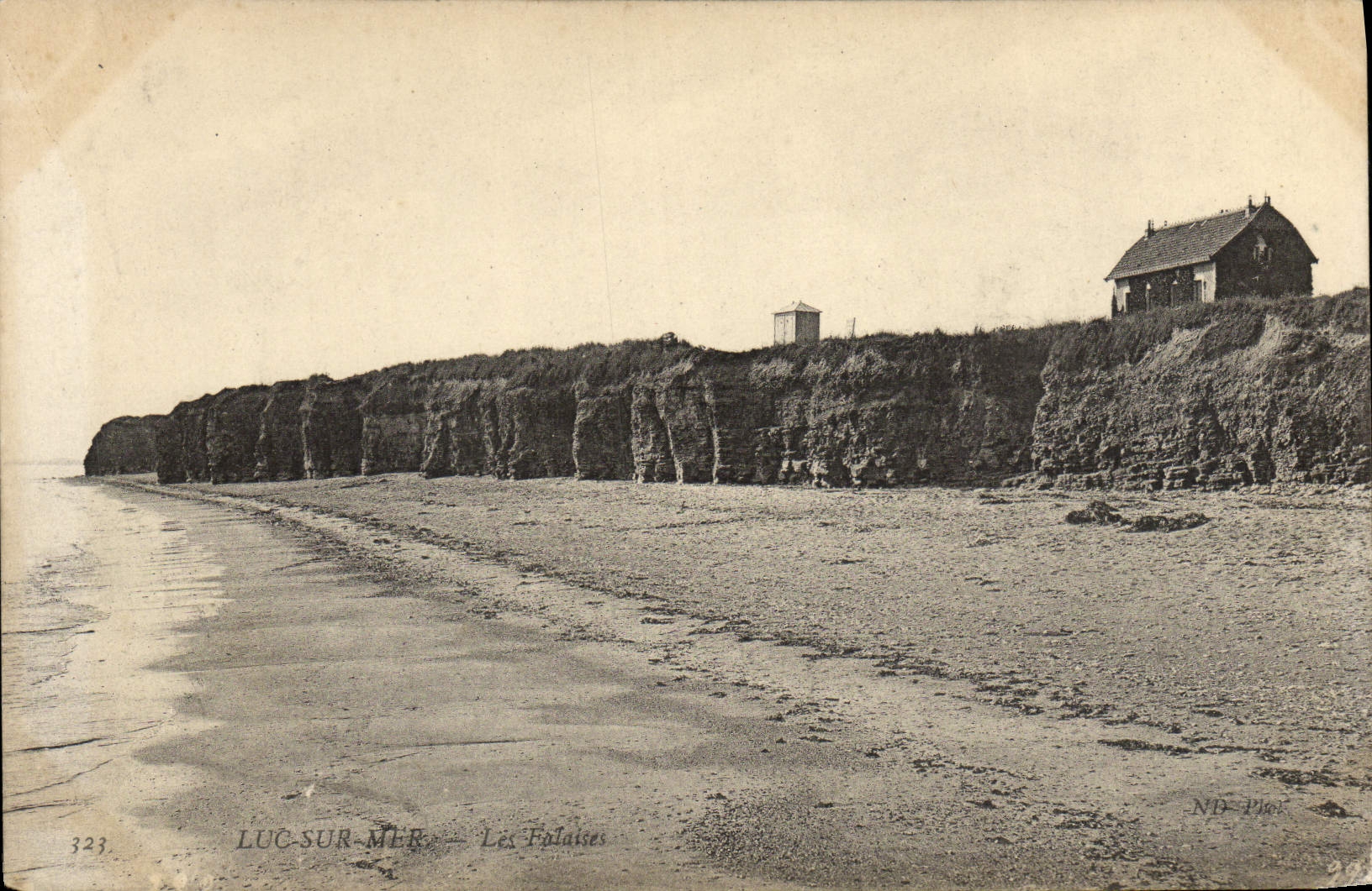 CPA Luc sur mer les falaises