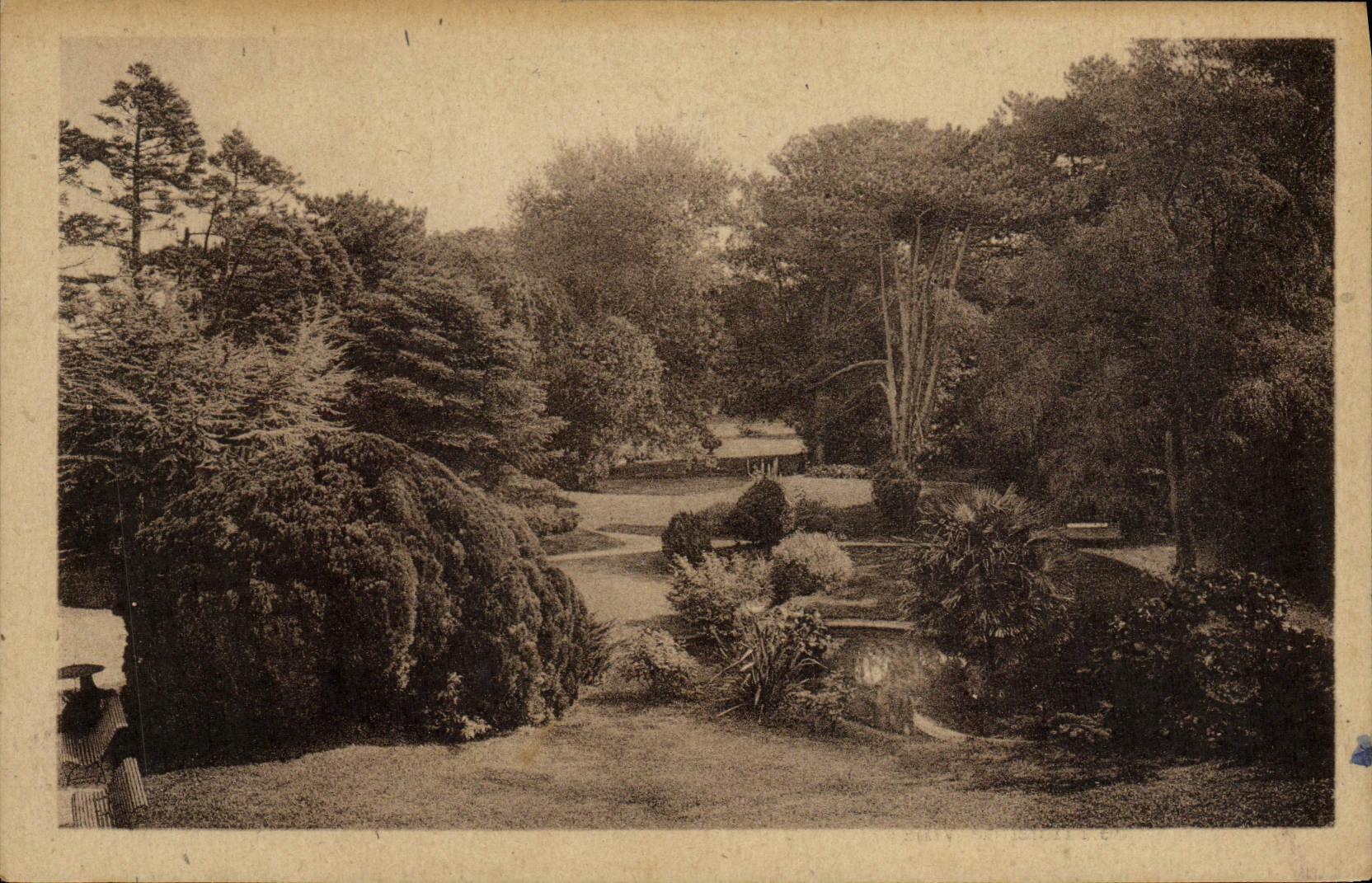 VINTAGE POSTCARD Luc on sea the public garden of the town hall