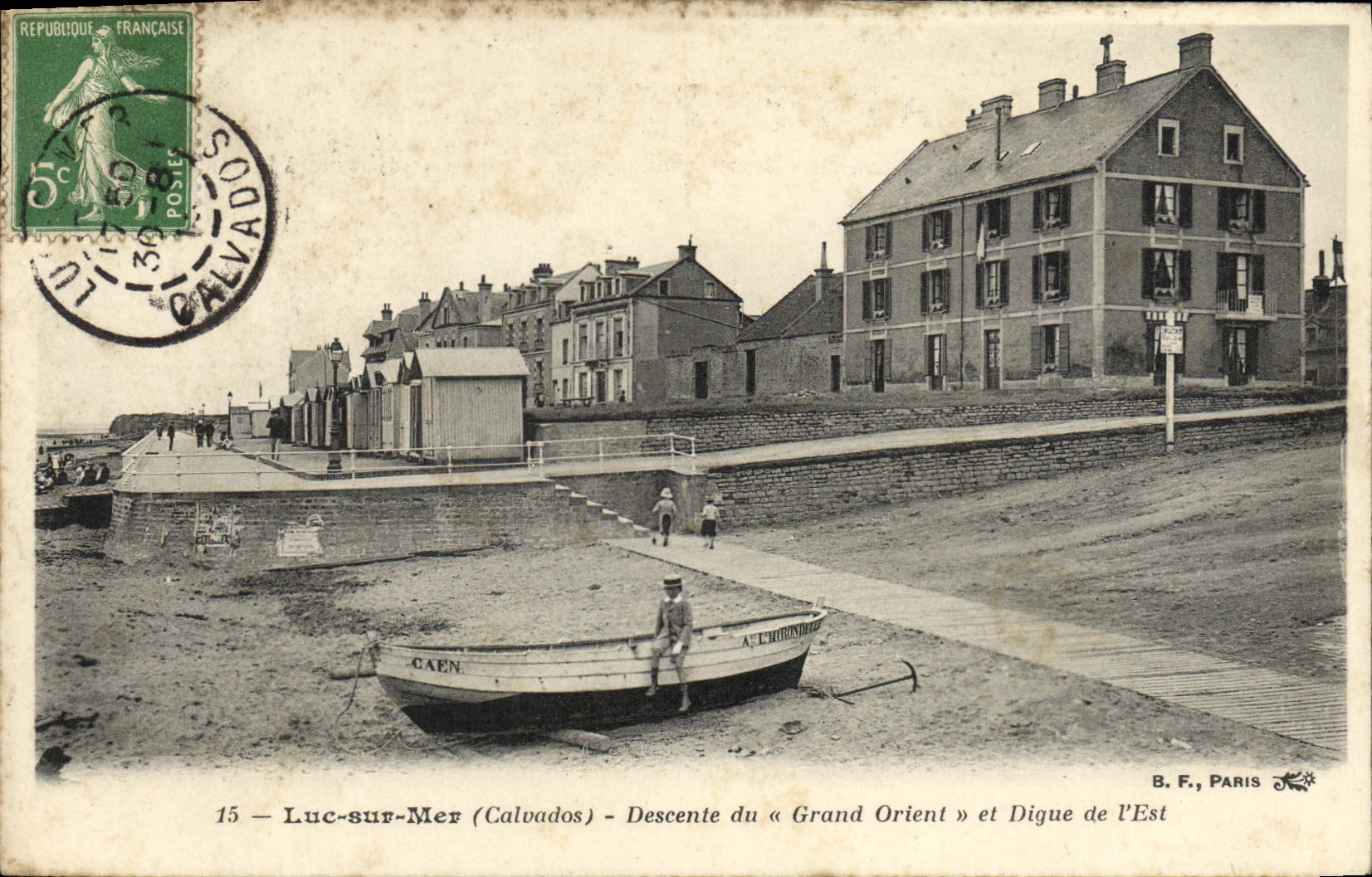 VINTAGE POSTCARD Luc on sea Descent of the Great East and dam of the East