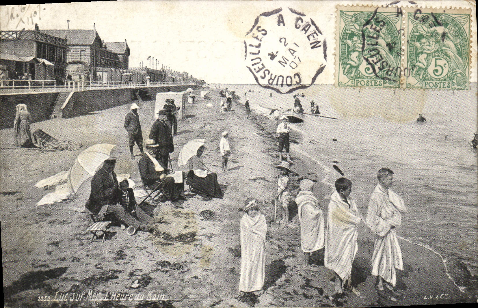 VINTAGE POSTCARD Luc On sea