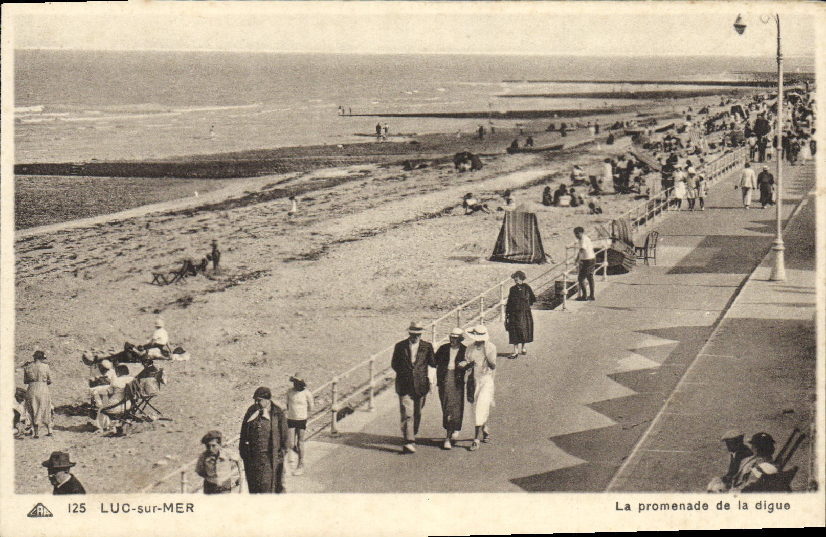 VINTAGE POSTCARD Luc on sea the walk of the dam