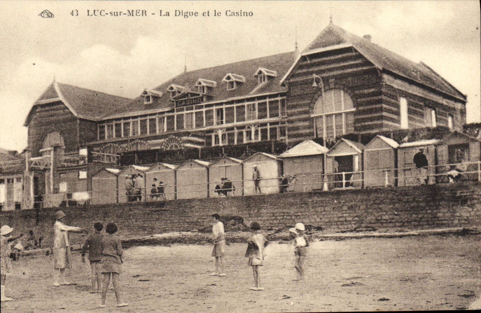 VINTAGE POSTCARD Luc on sea on the dam and the casino