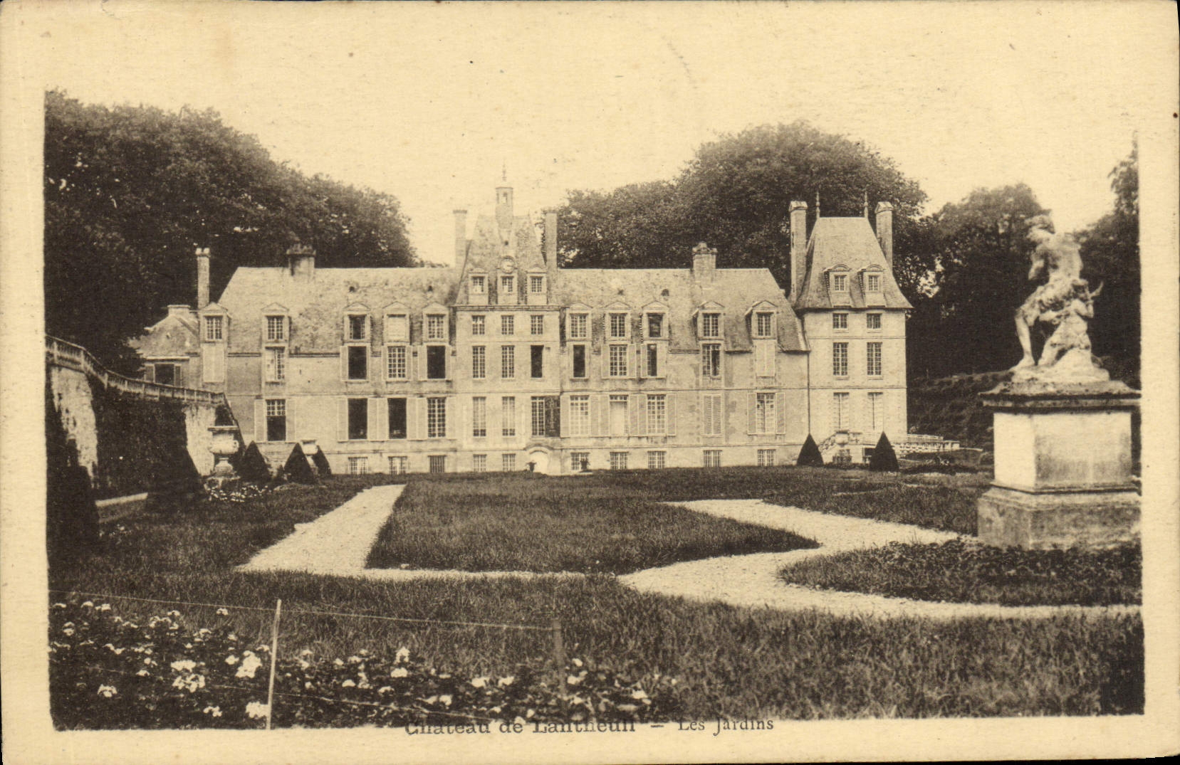 CPA Chateau de Lantheuil les jardins