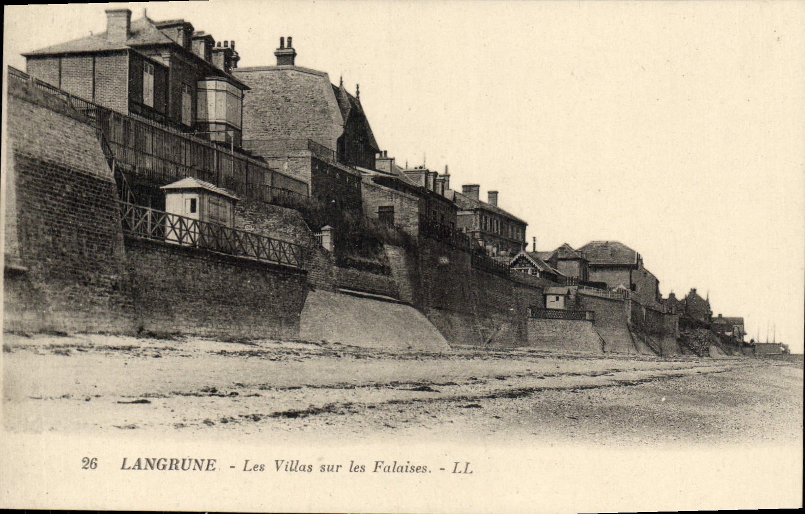 VINTAGE POSTCARD Langrune villas on cliffs