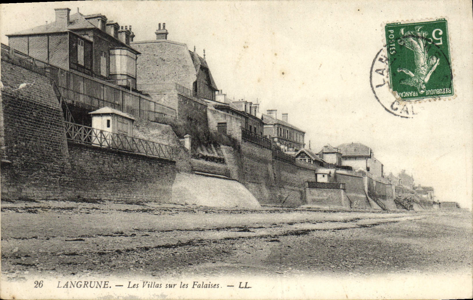 CPA Langrune les villas sur les falaises