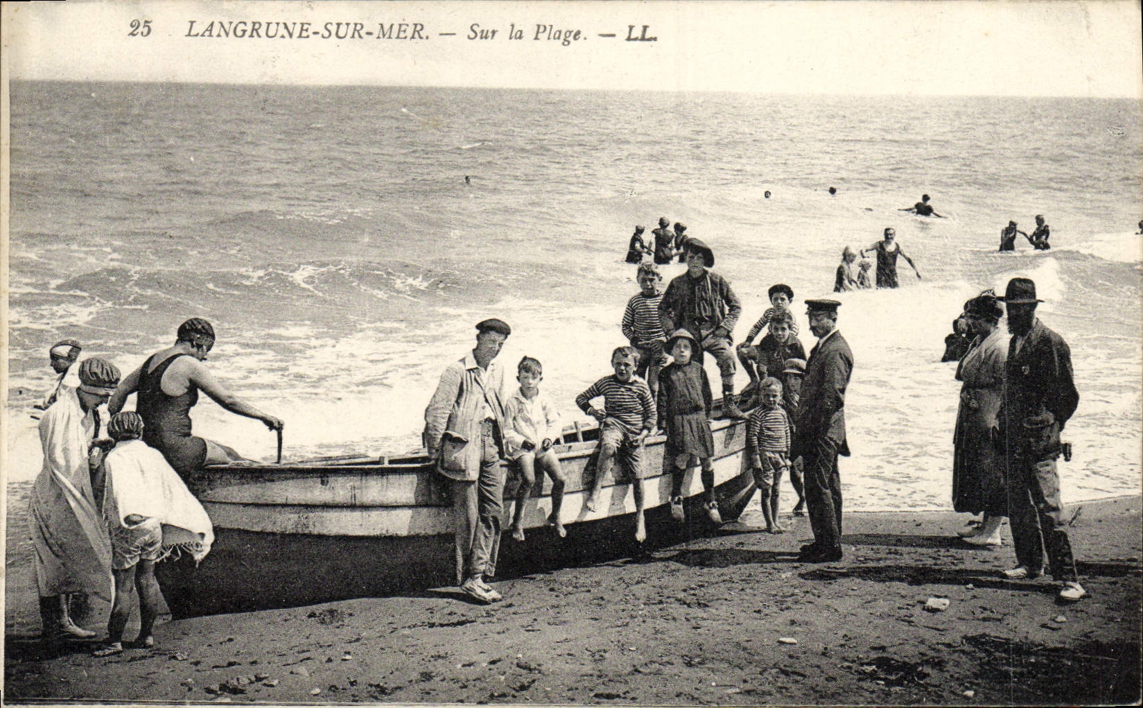 VINTAGE POSTCARD Langrune On sea on the beach