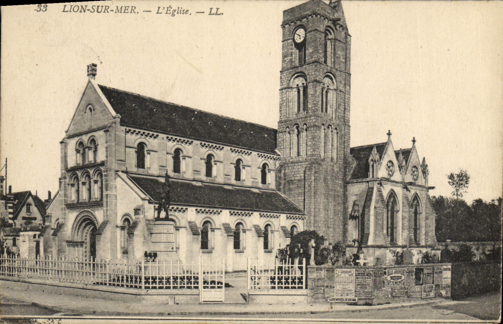 CPA Lion sur mer l'eglise