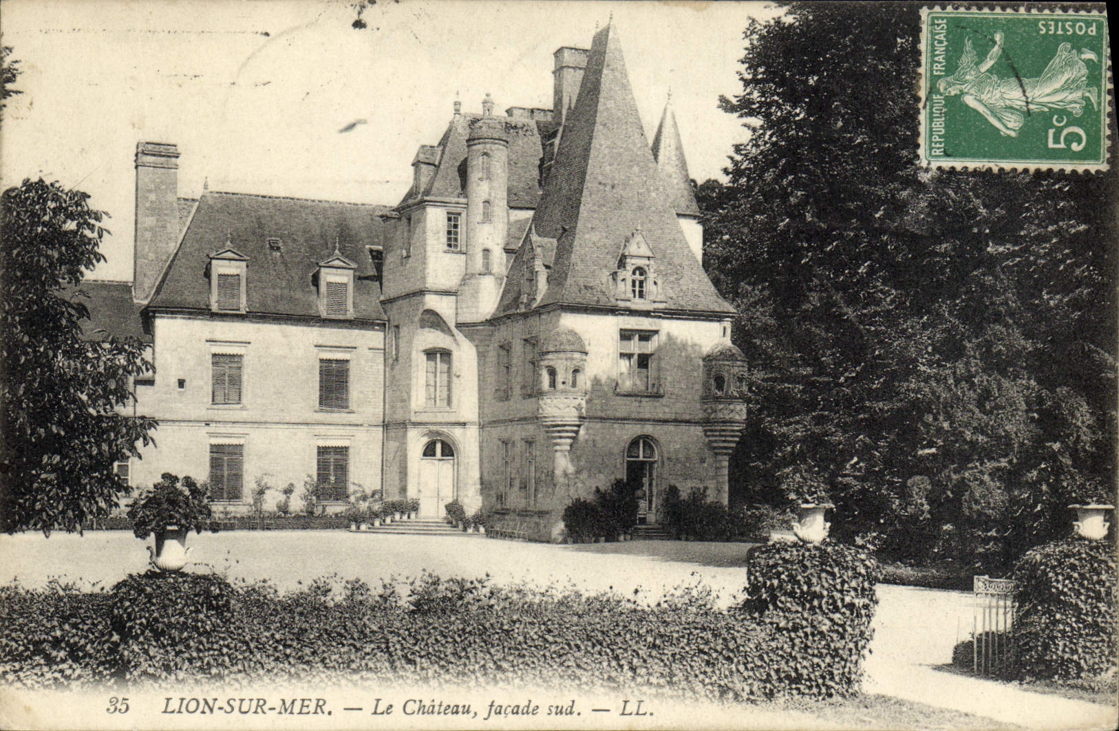 VINTAGE POSTCARD Lion on sea the castle Southern Frontage