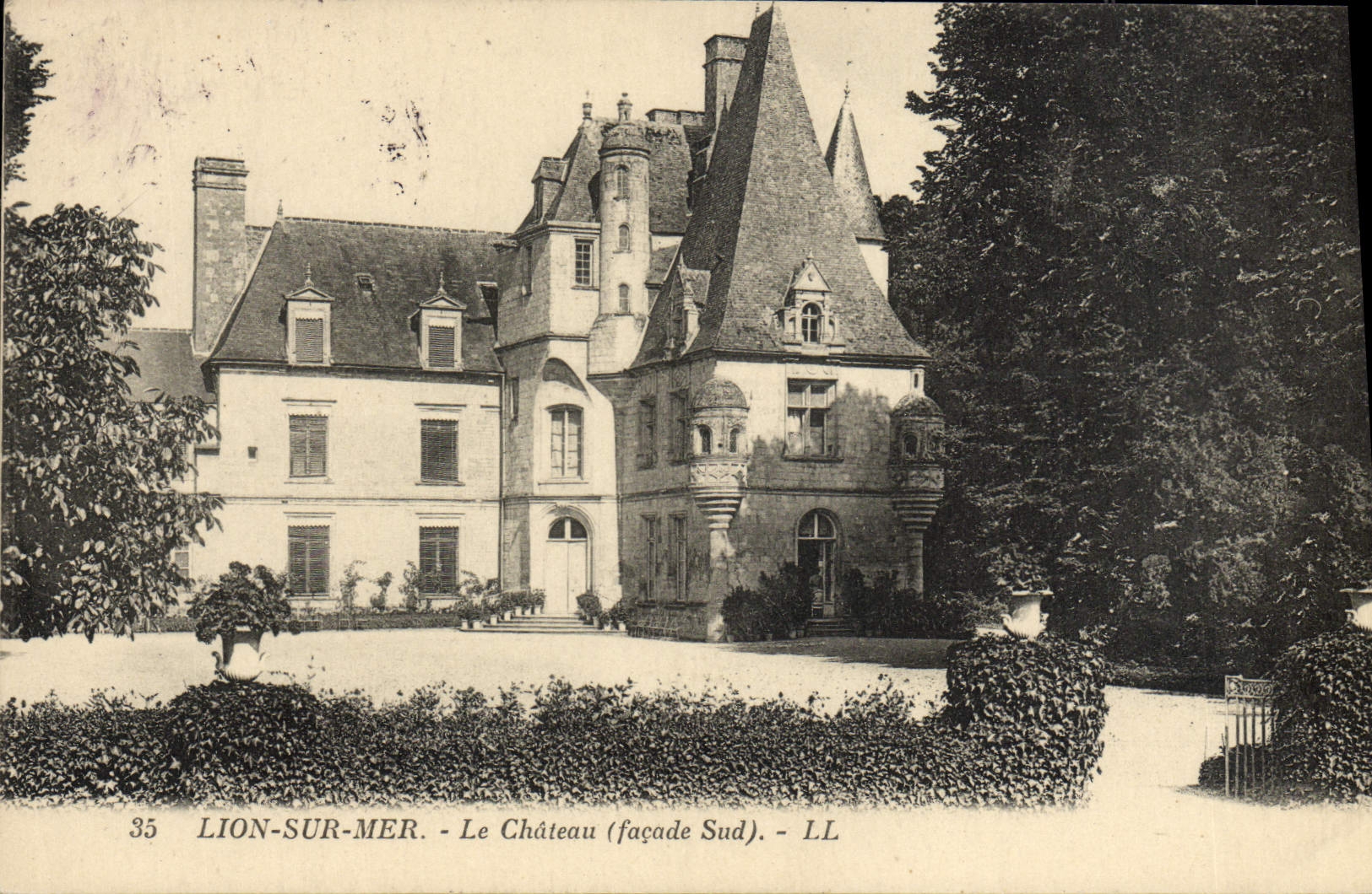 VINTAGE POSTCARD Lion on sea the castle