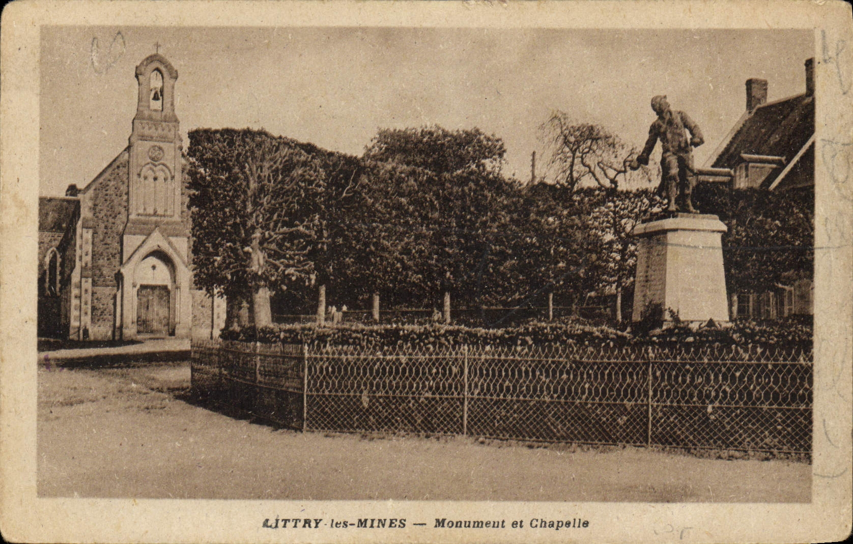 CPA Littry les mines monument et chapelle