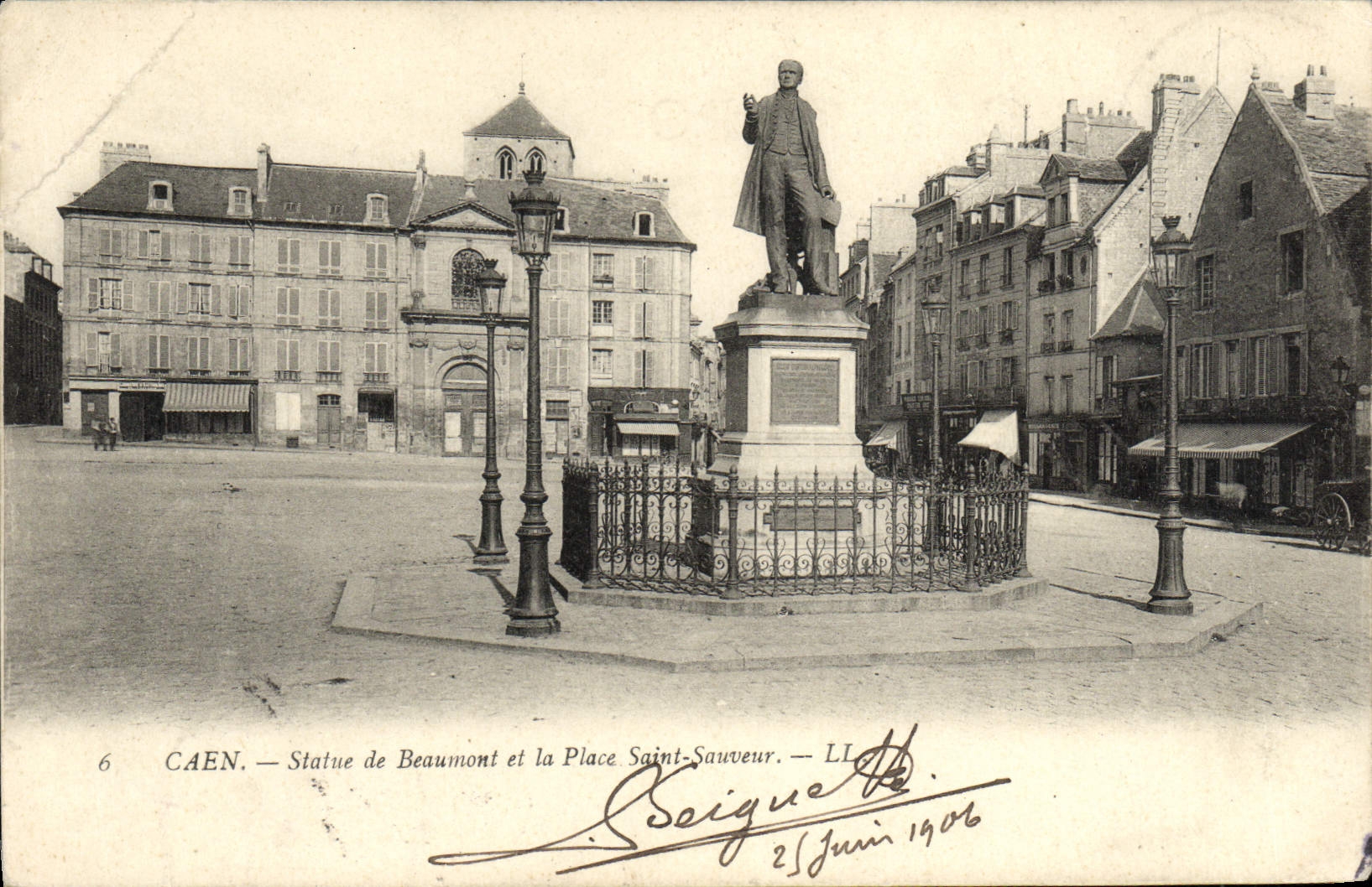 CPA Caen statue de beaumont et la place saint sauveur