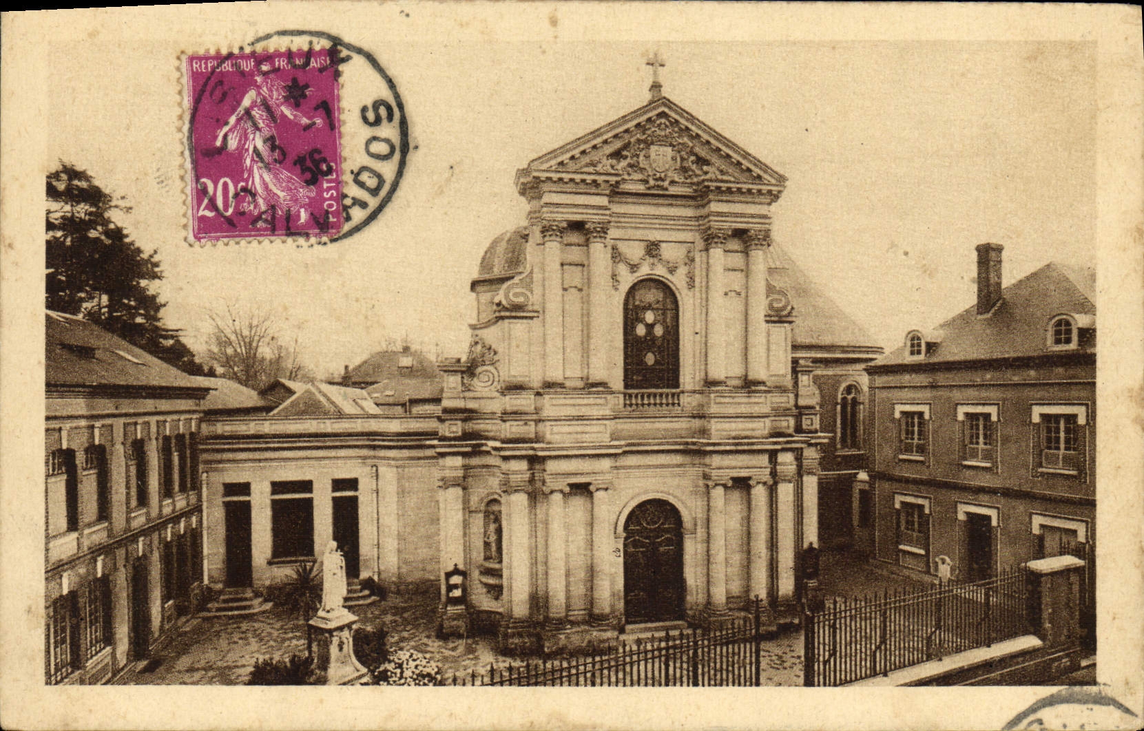 CPA La chapelle des carmelites de Lisieux