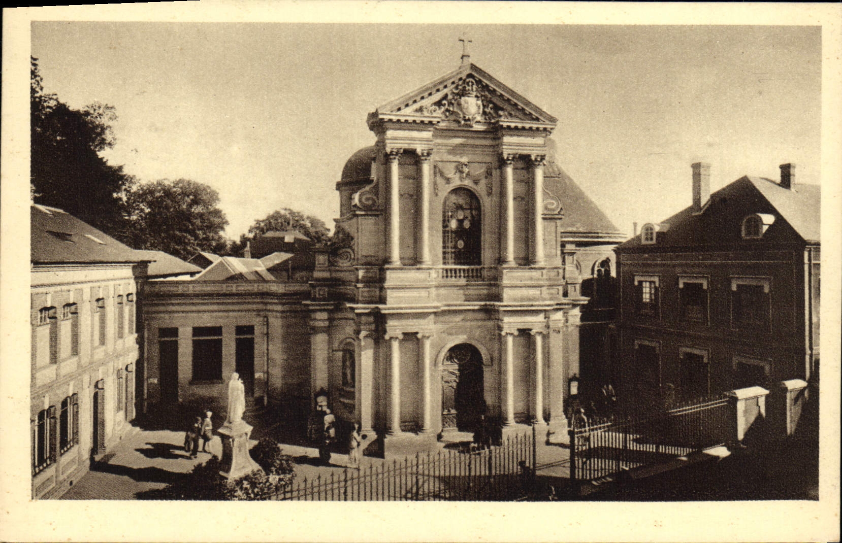 CPA La chapelle des carmelites de Lisieux