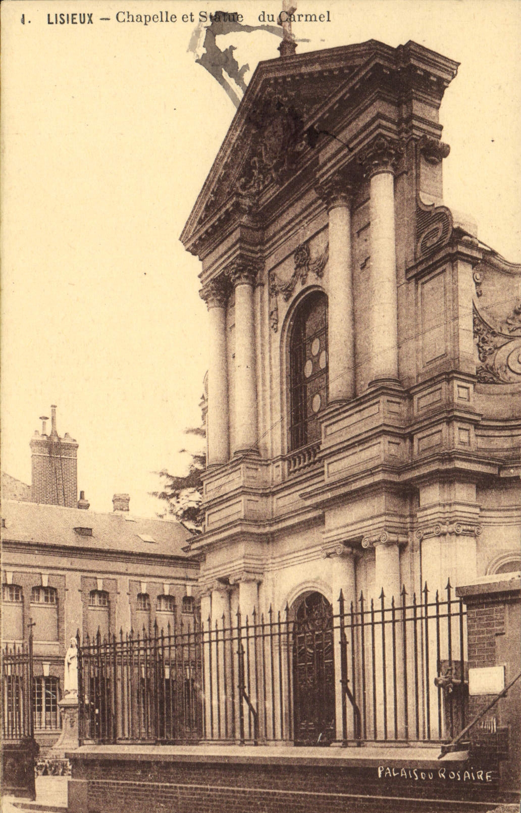 Cámara acorazada de Lisieux de la POSTAL de la VENDIMIA y estatua del carmel