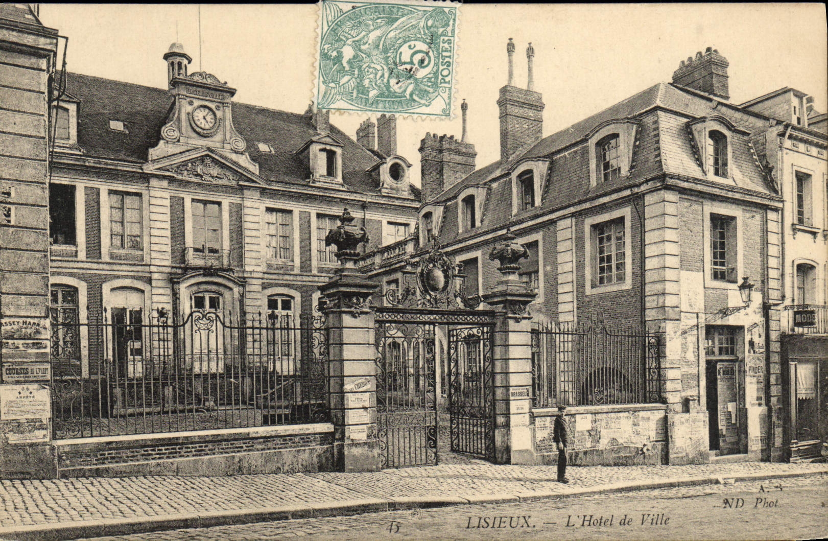 CPA Lisieux L'hotel de ville