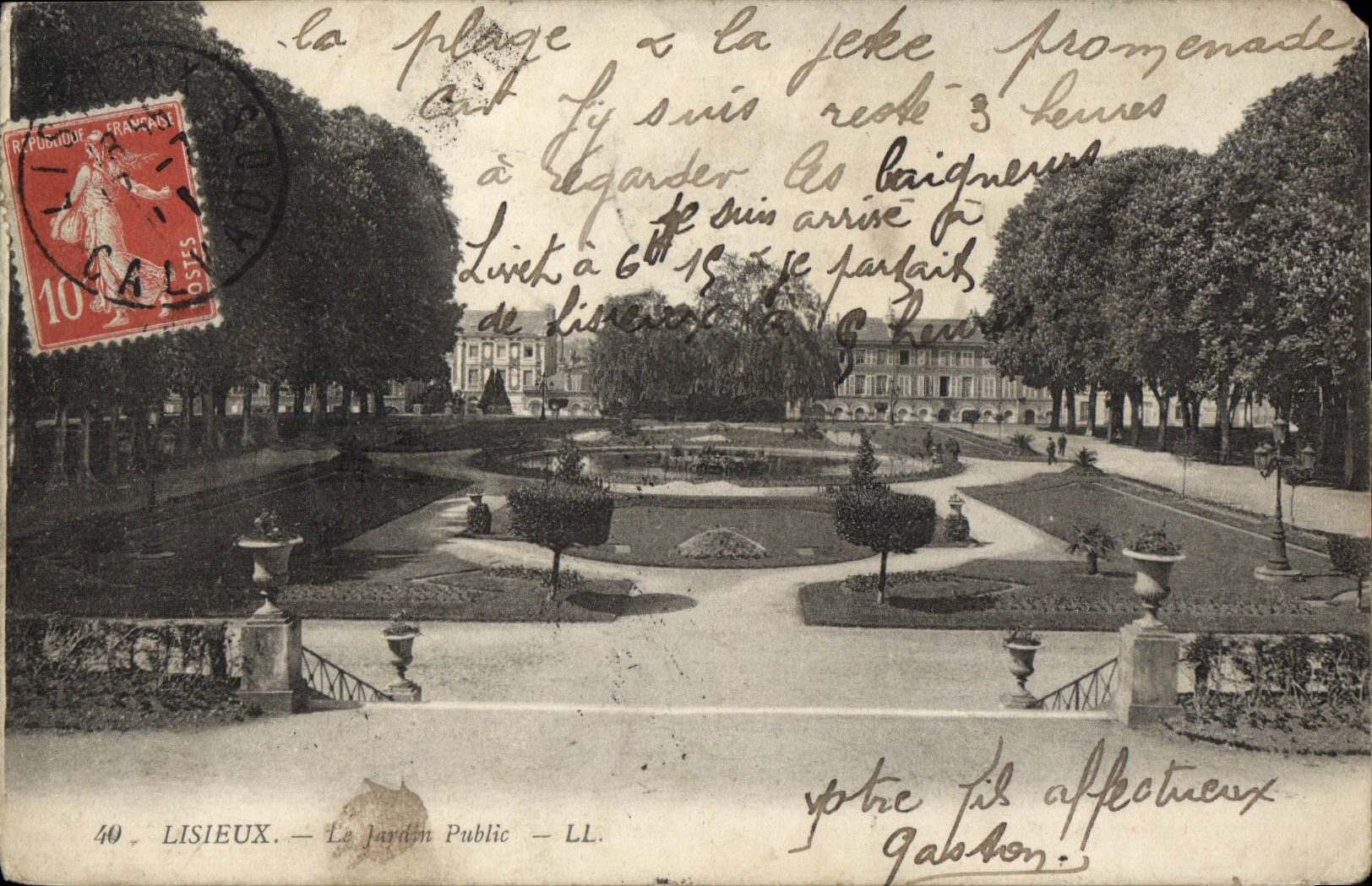 CPA Lisieux Le Jardin Public 