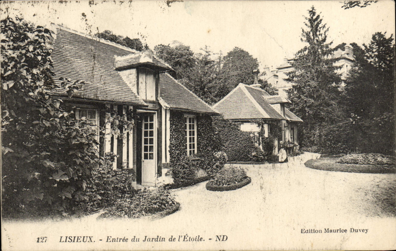 CPA Lisieux Entree du Jardin de L'Etoile 