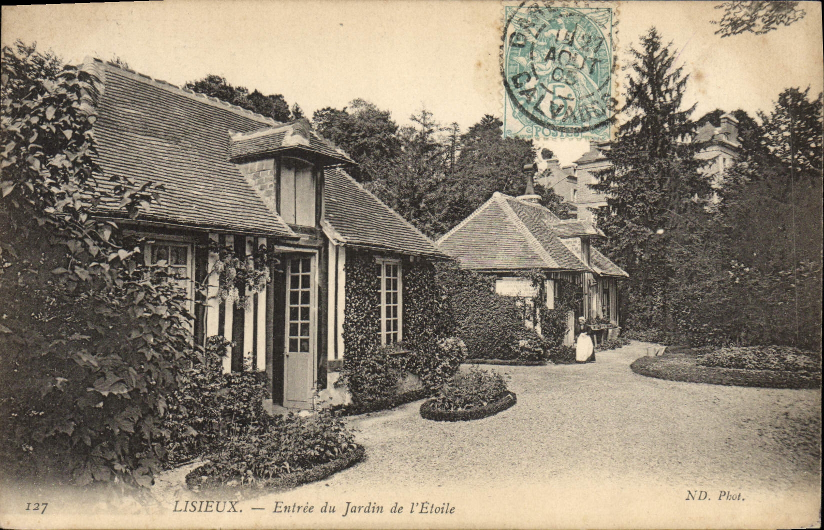 CPA Lisieux Entree du Jardin de L'Etoile 