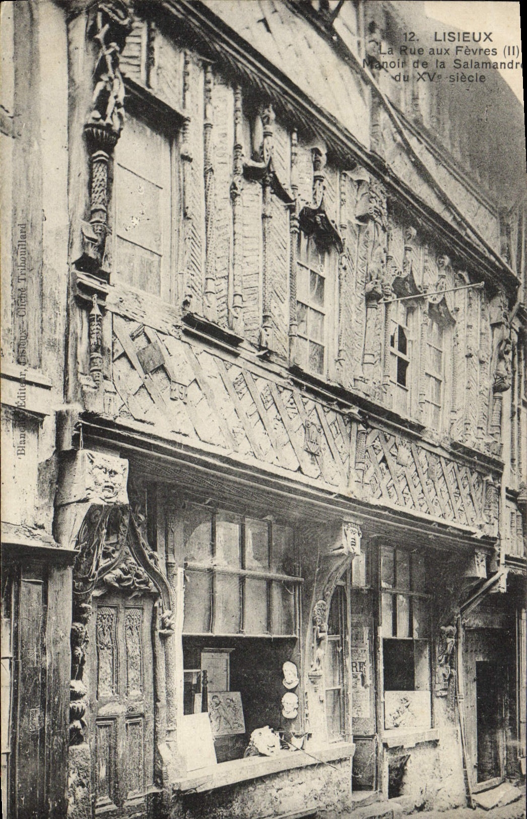 CPA Lisieux Rue aux Fevres manoir de la Salamandre 