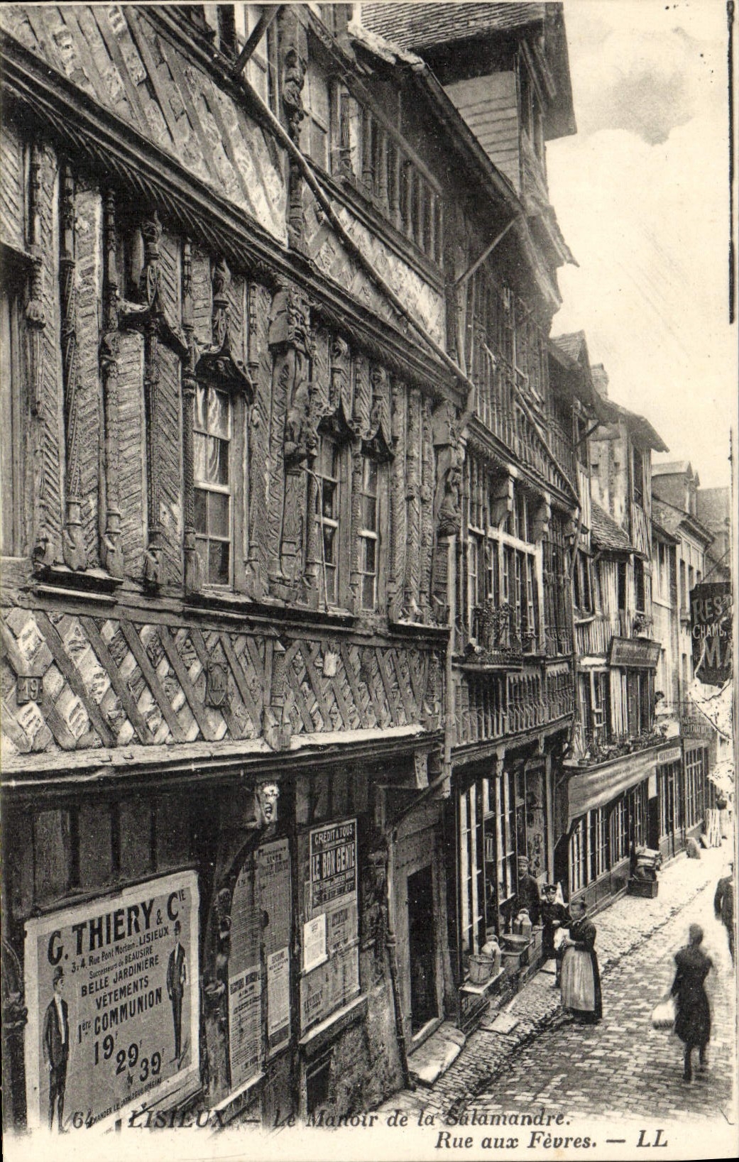 CPA Lisieux Le Manoir de la Salamandre Rue aux Fevres 