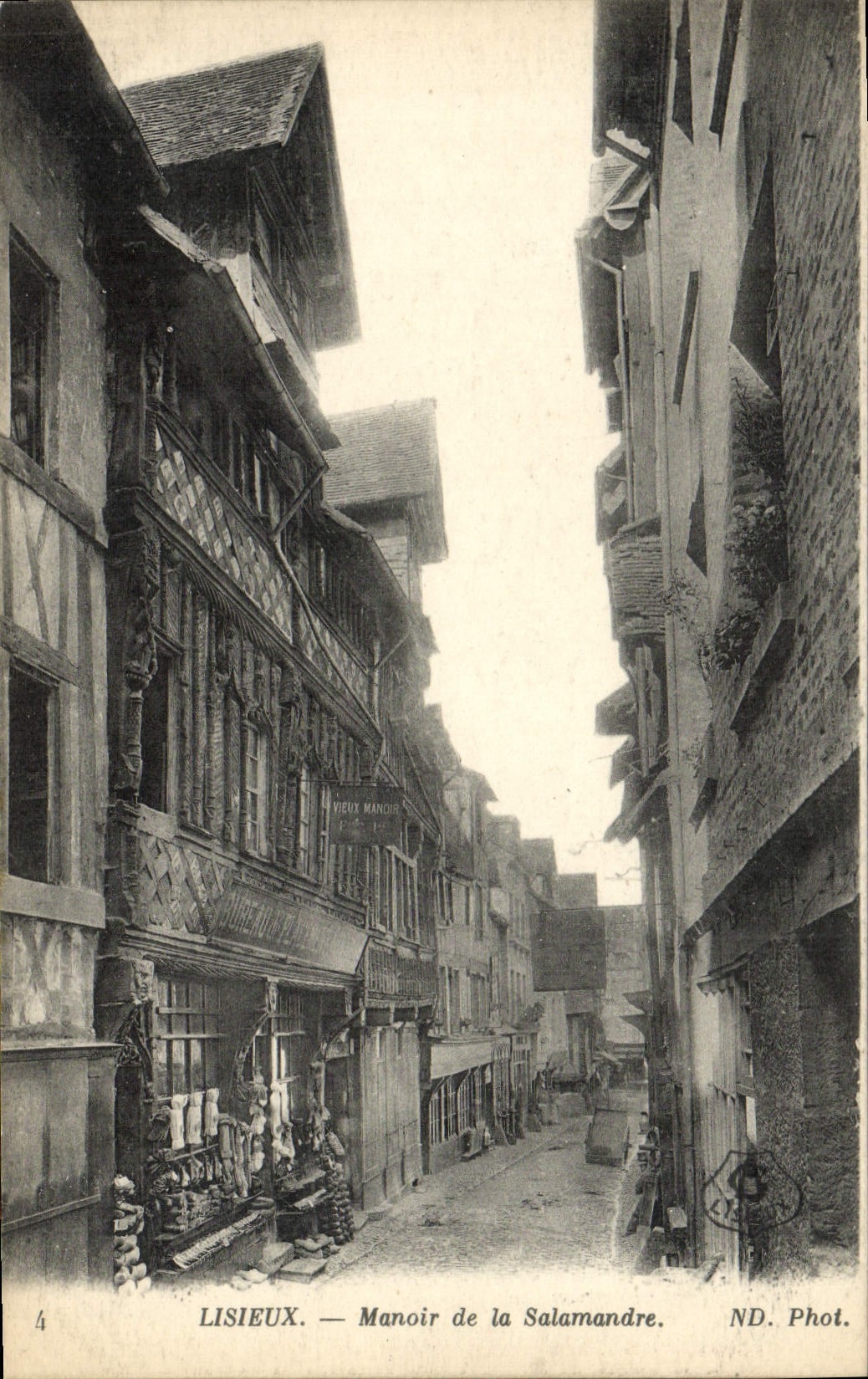CPA Lisieux Manoir de la Salamandre 