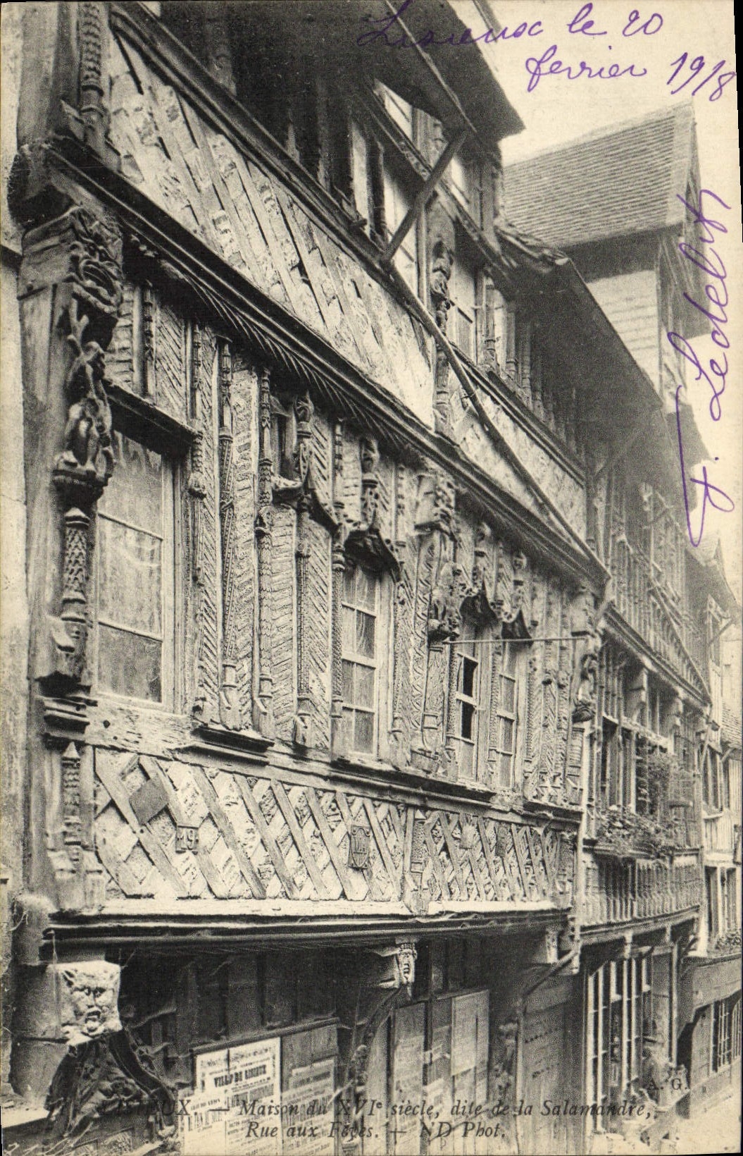 CPA Lisieux Maison du XVI e siecle dite de la Salamandre Rue aux Fevres