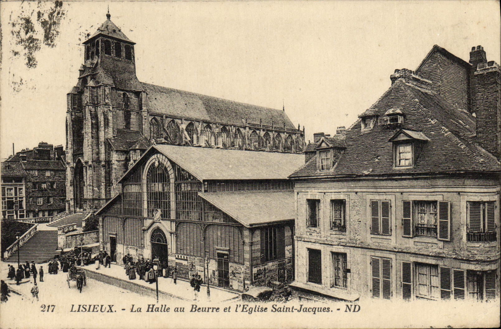 CPA Lisieux La Halle au Beurre et l'eglise Saint Jacques 