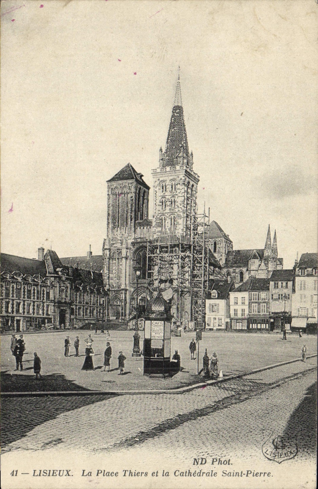 POSTAL Lisieux de la VENDIMIA el lugar de Thiers y el Saint Pierre de la catedral