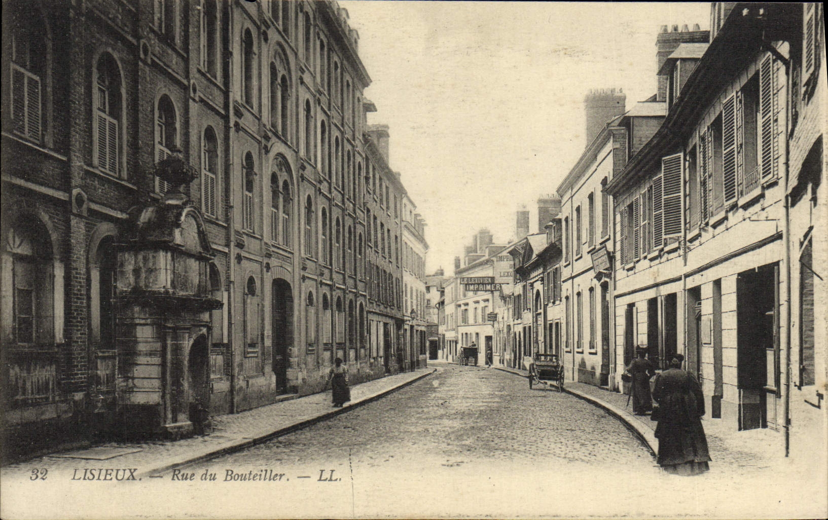 CPA Lisieux Rue du Bouteiller 