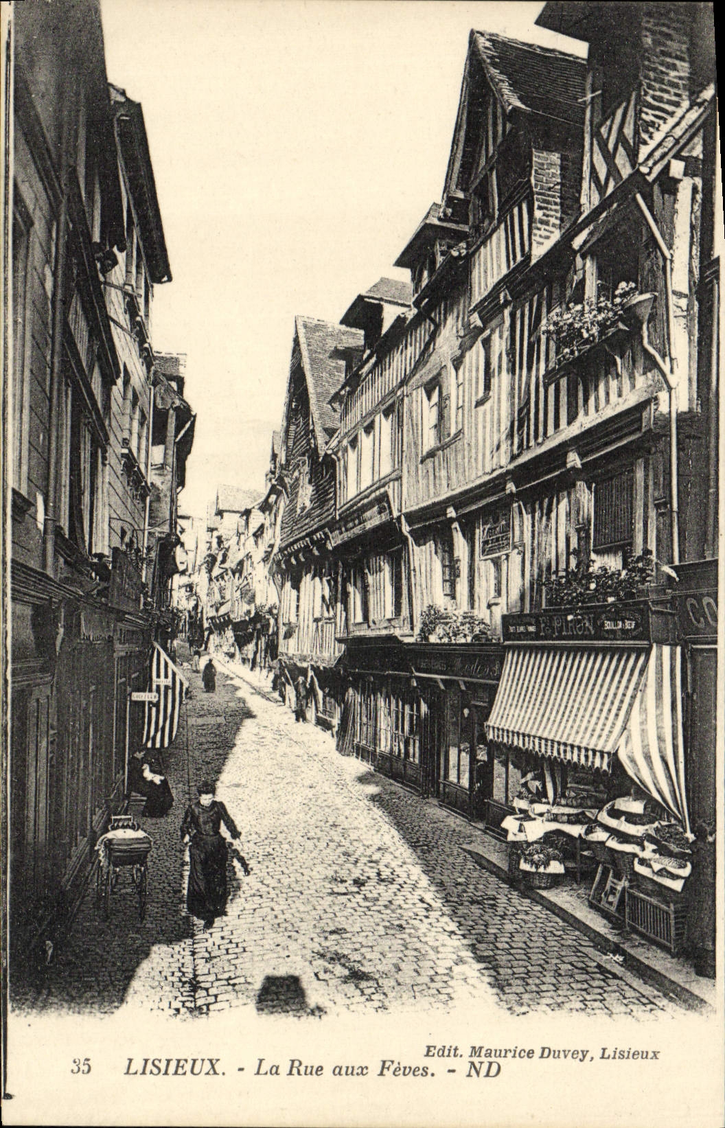 CPA Lisieux La Rue aux Feves 