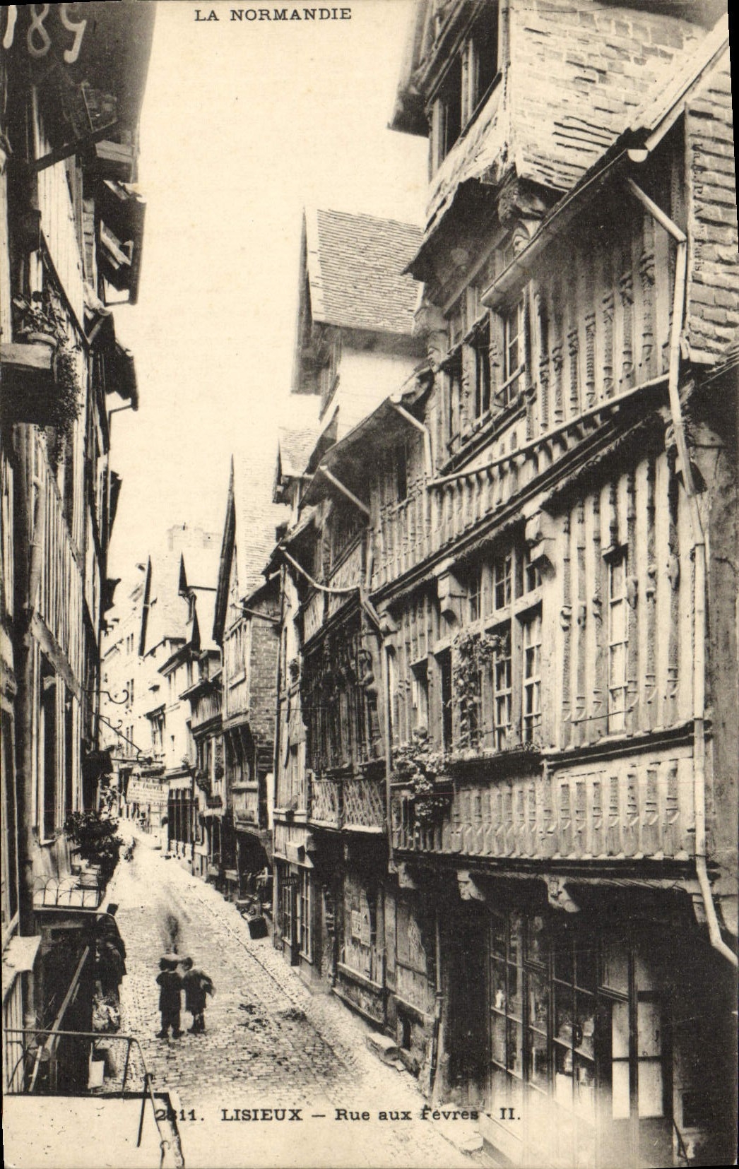 CPA Lisieux Rue aux Fevres 