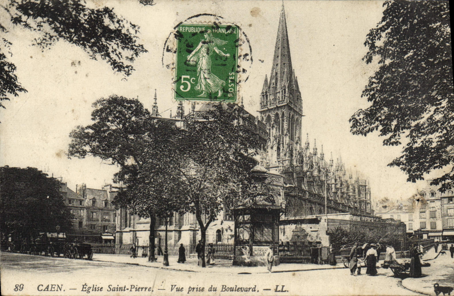 CPA Caen Eglise Saint Pierre Vue prise du Boulevard 