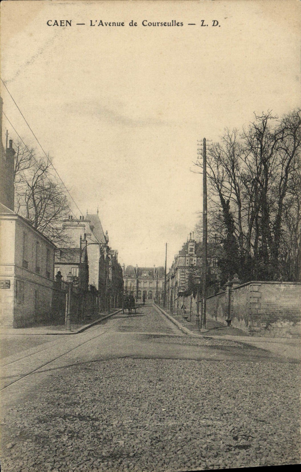 VINTAGE POSTCARD Caen the Avenue of Courseulles