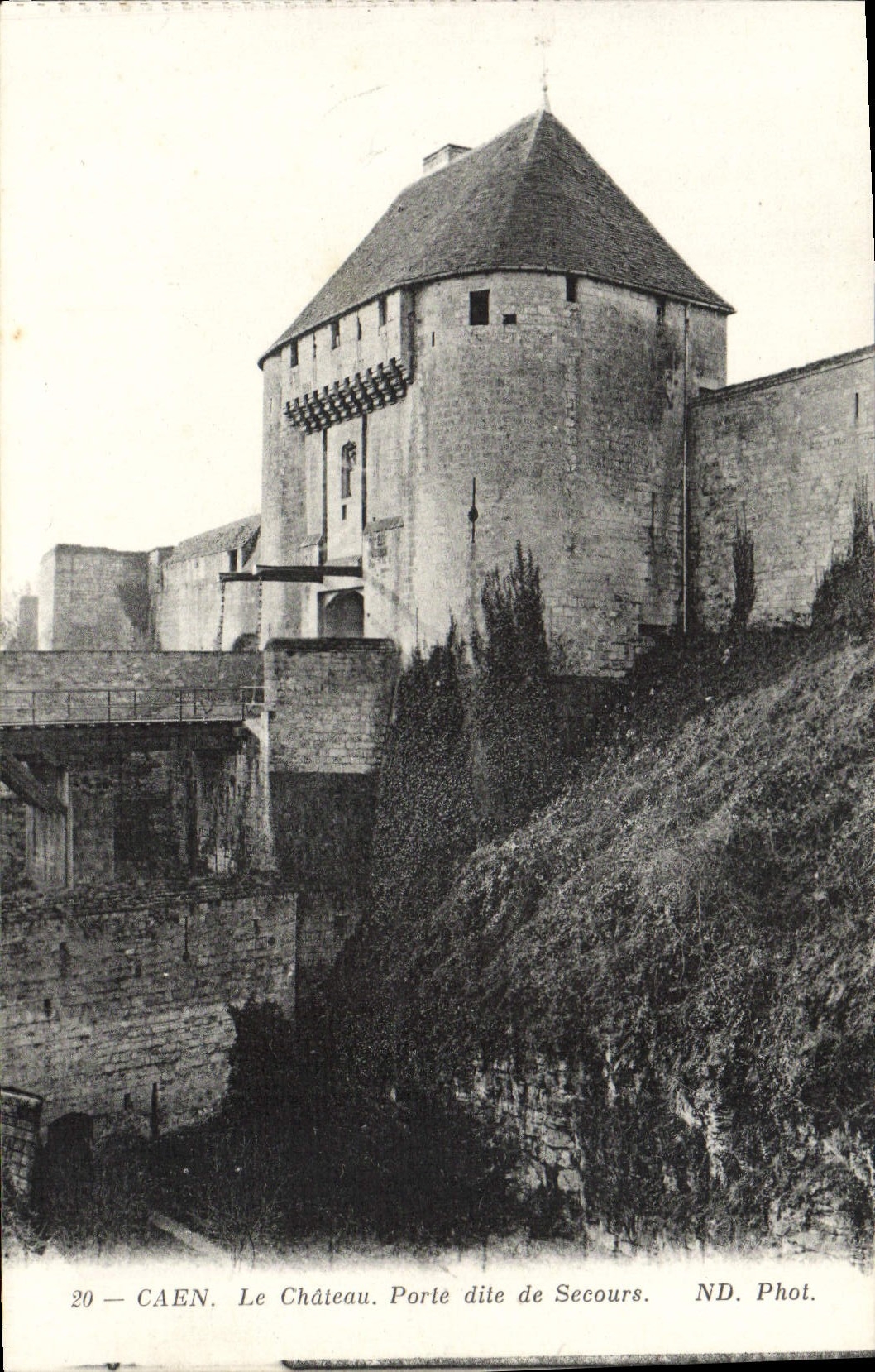 CPA Caen Le Chateau Porte dite de Secours 