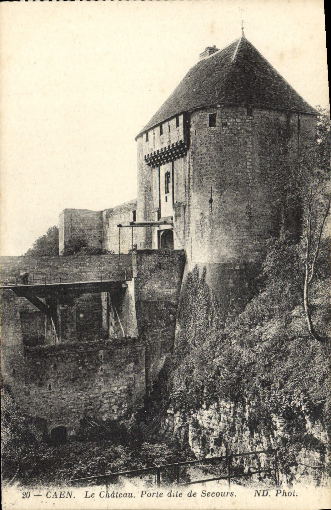 CPA Caen Le Chateau Porte dite de Secours 