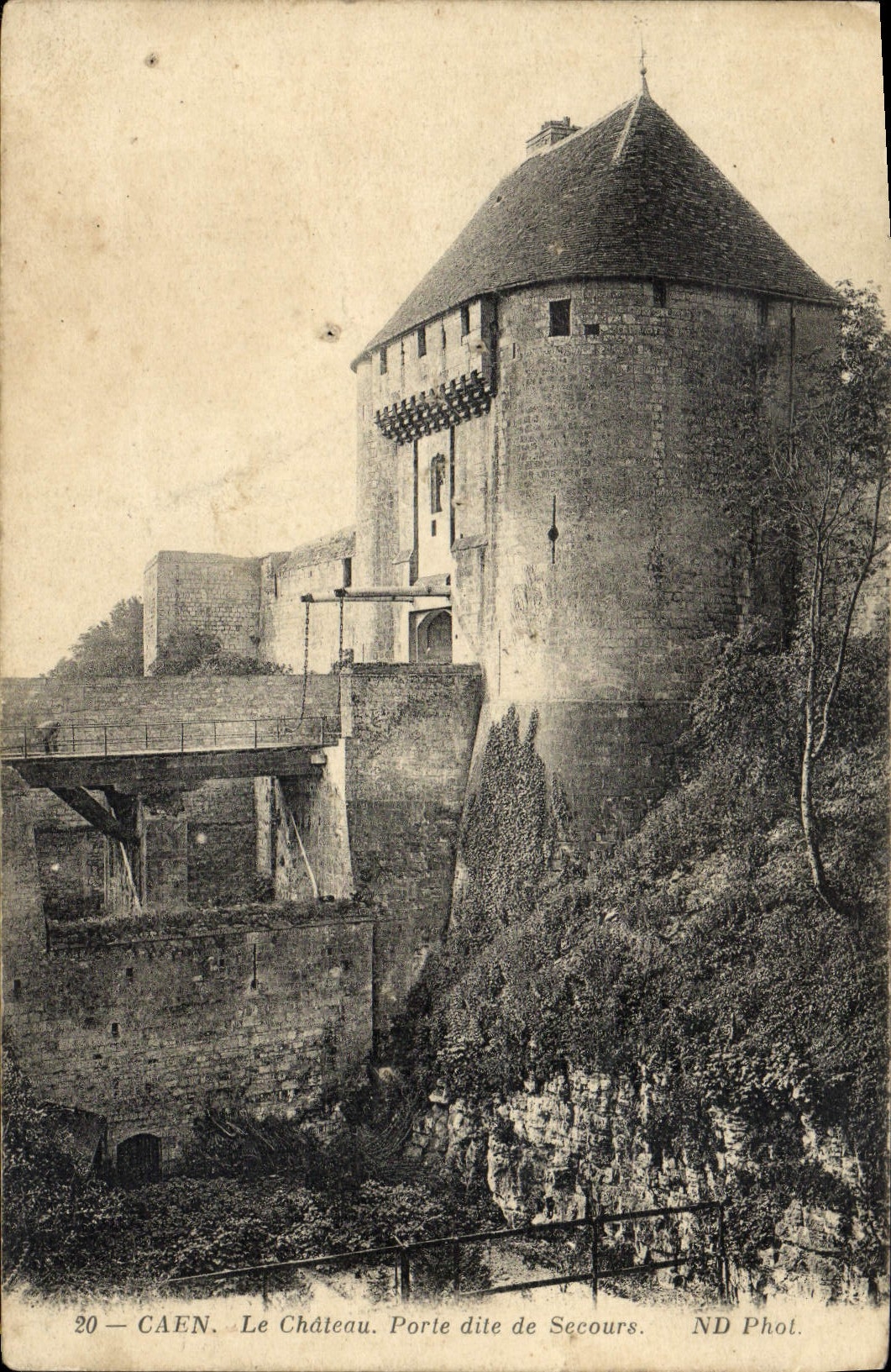 CPA Caen Le Chateau Porte dite de Secours 