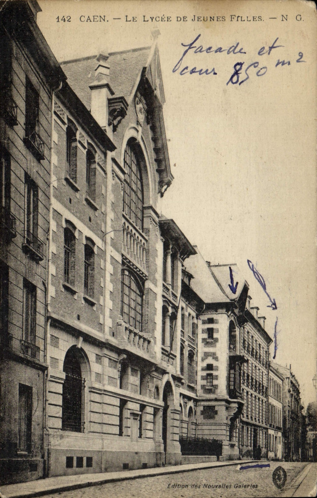 VINTAGE POSTCARD Caen the College of Young girls