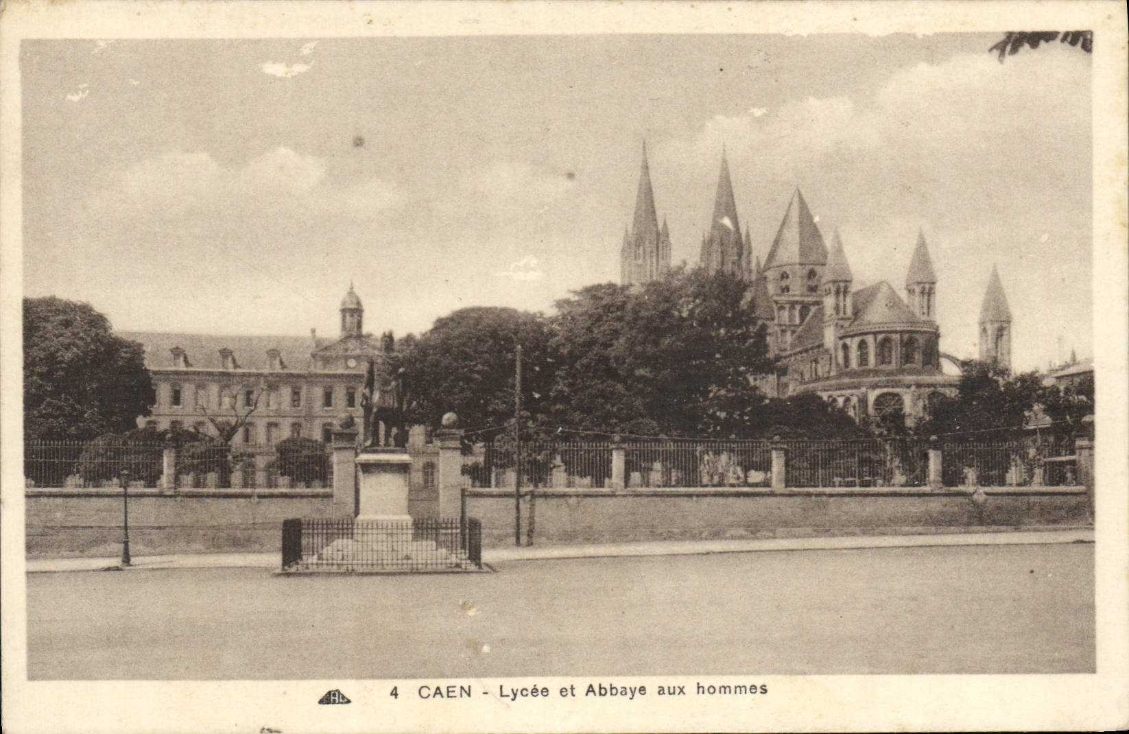 VINTAGE POSTCARD Caen College and Abbey with the men