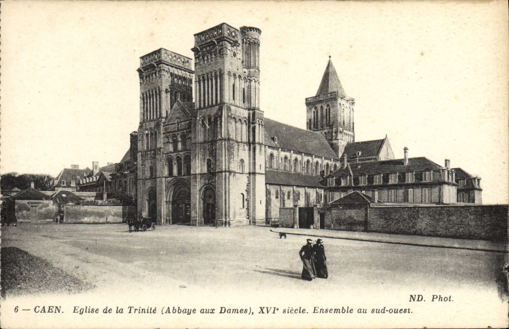 CPA Caen Eglise de la Trinite Abbaye aux Dames Ensemble au sud Ouest 