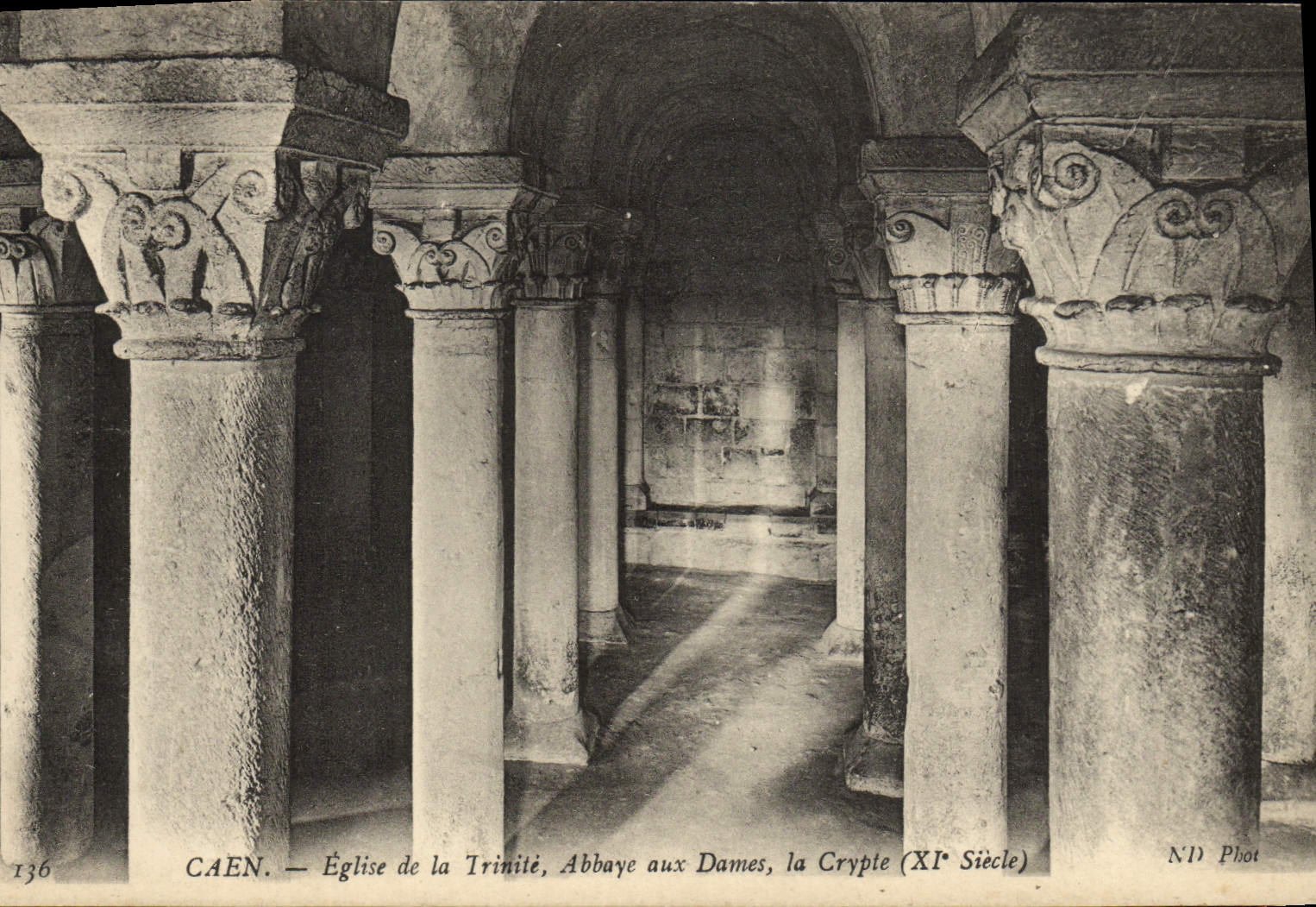 CPA Caen Eglise de la Trinite Abbaye aux Dames la Crypte