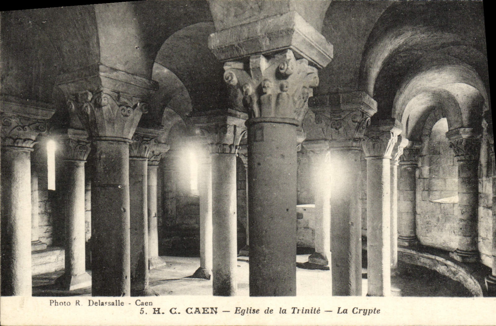 CPA Caen Eglise de la Trinite La Crypte 