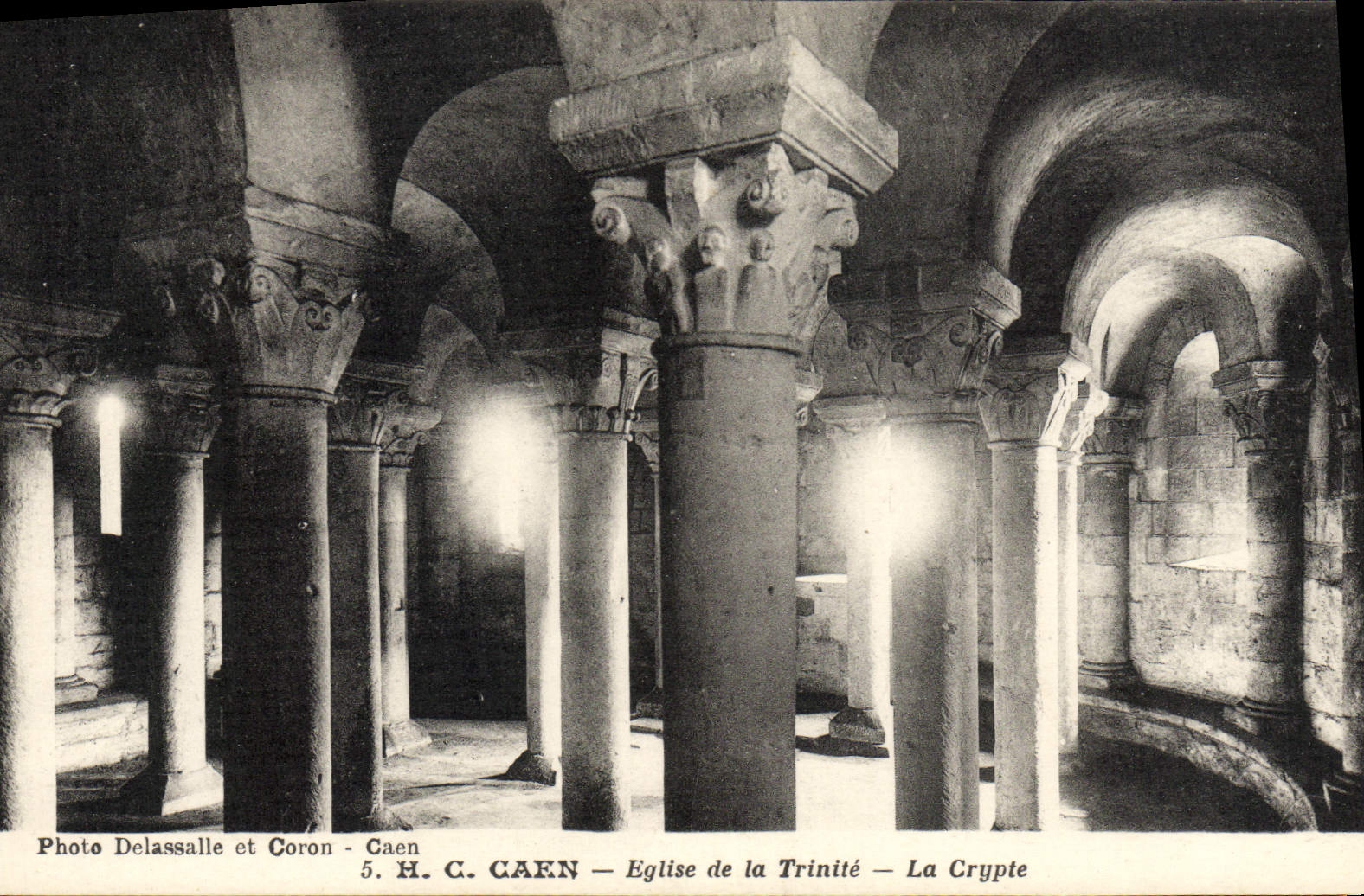 CPA Caen Eglise de la Trinite La Crypte 