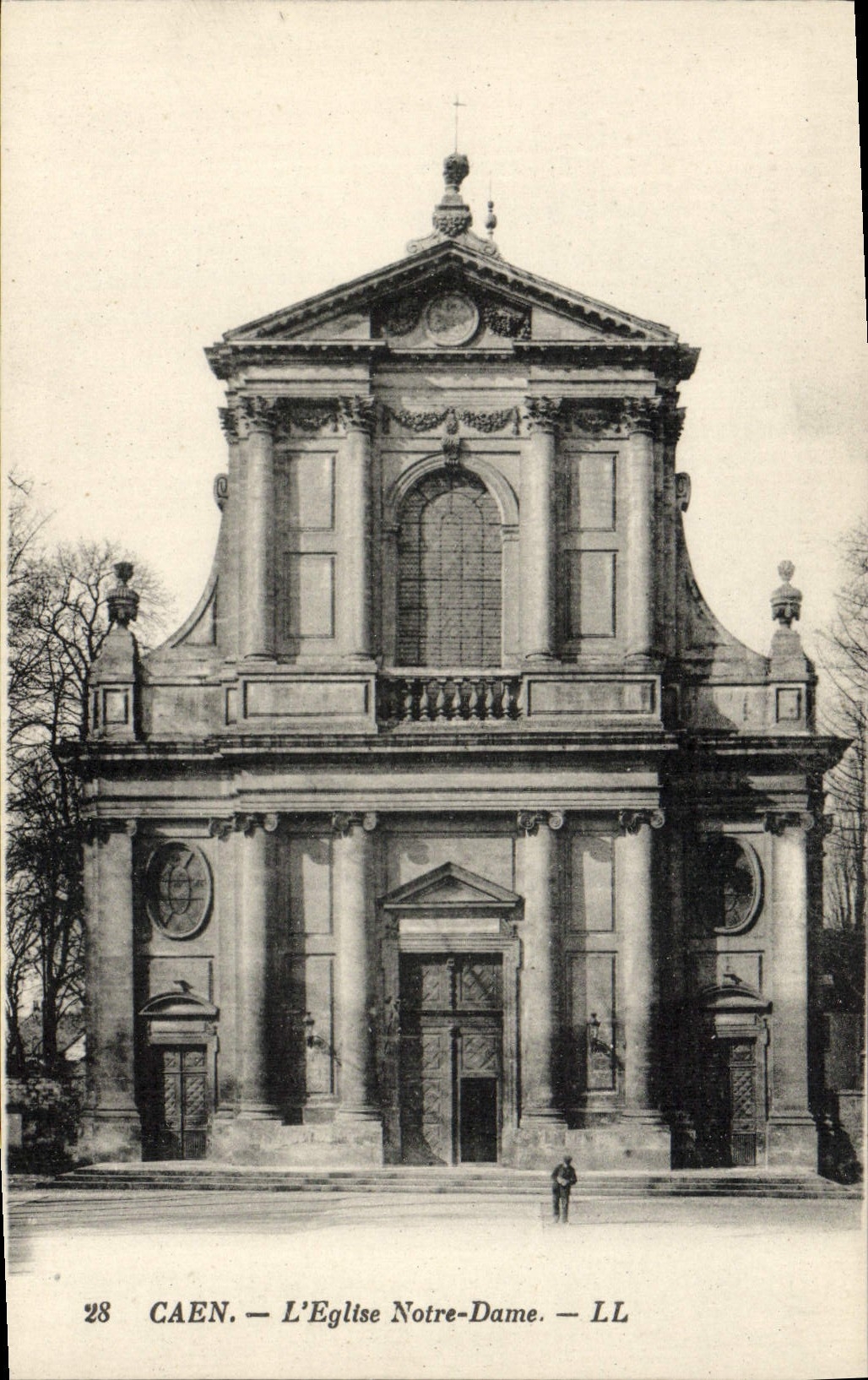 VINTAGE POSTCARD Caen the Notre Dame Church