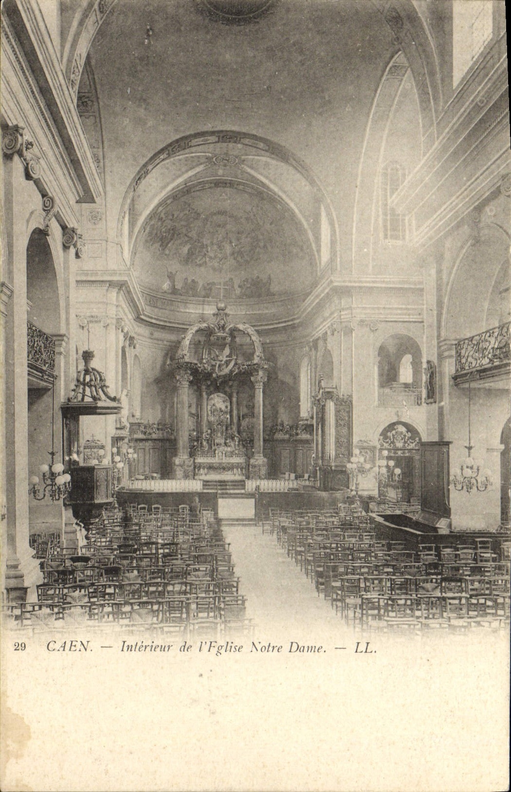 CPA Caen interieur de l'eglise notre dame